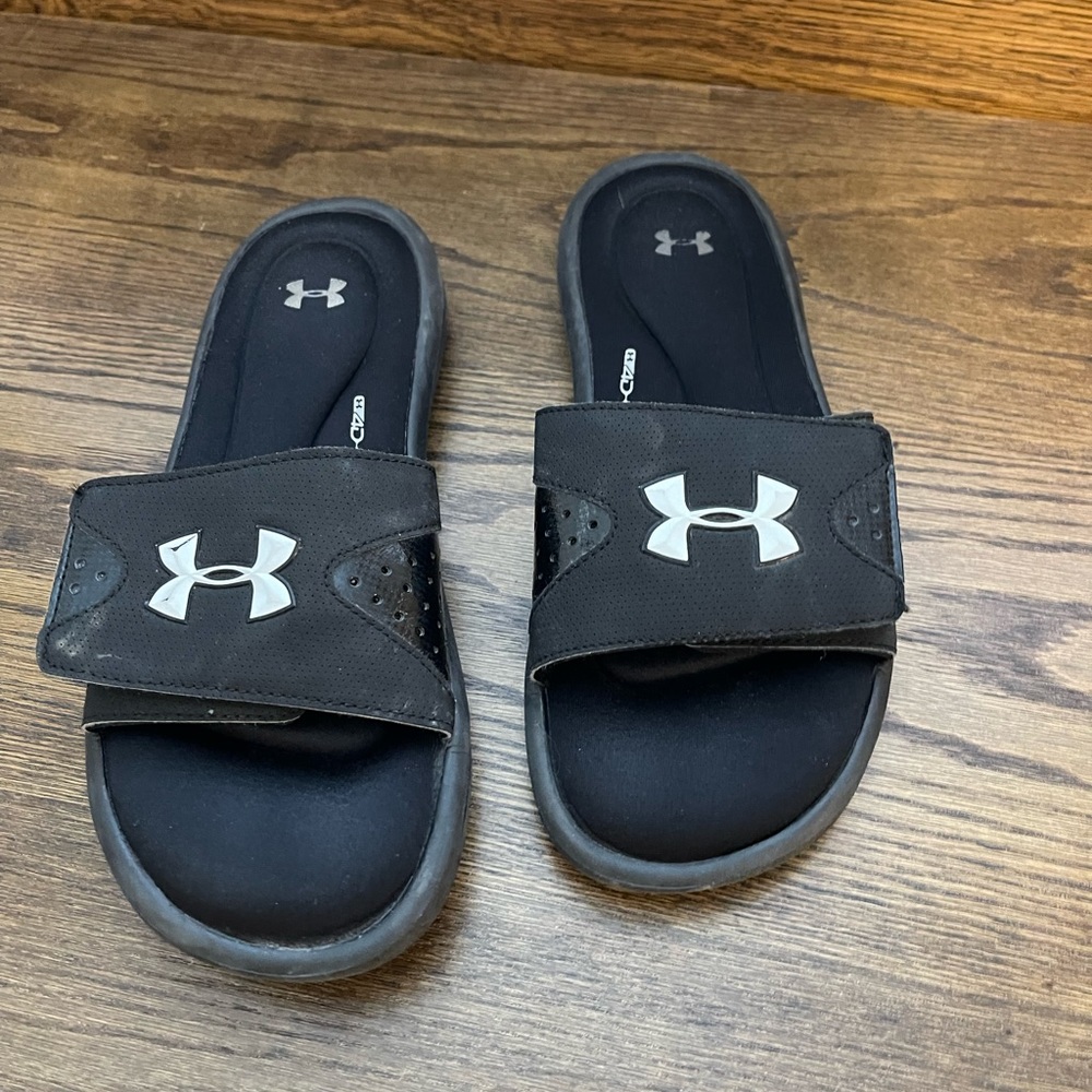 Under armor black fluffy slides